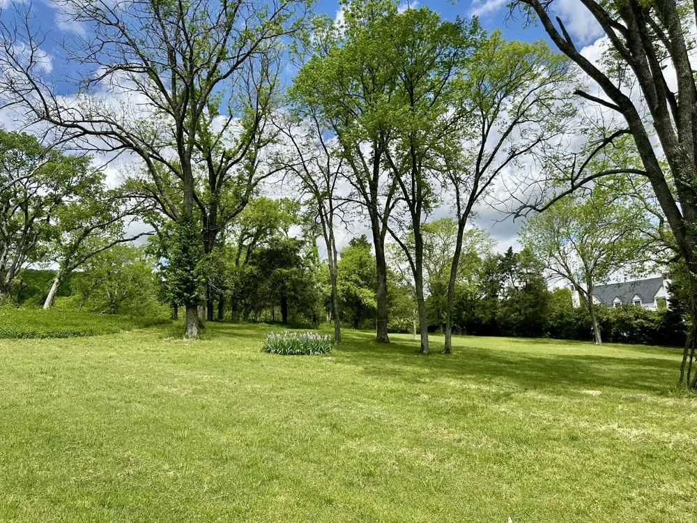 6001 Hillsboro Pike Nashville, TN 37215