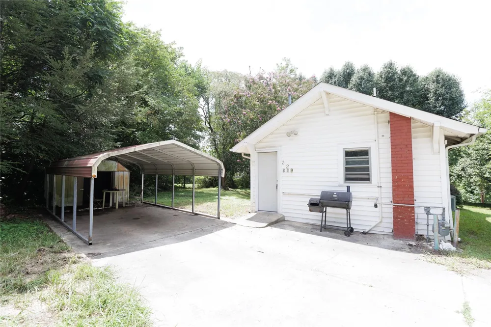 329 Finley Avenue NW Lenoir, NC 28645