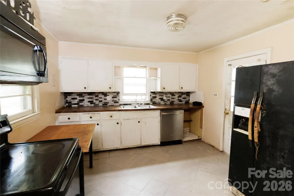 329 Finley Avenue NW Lenoir, NC 28645