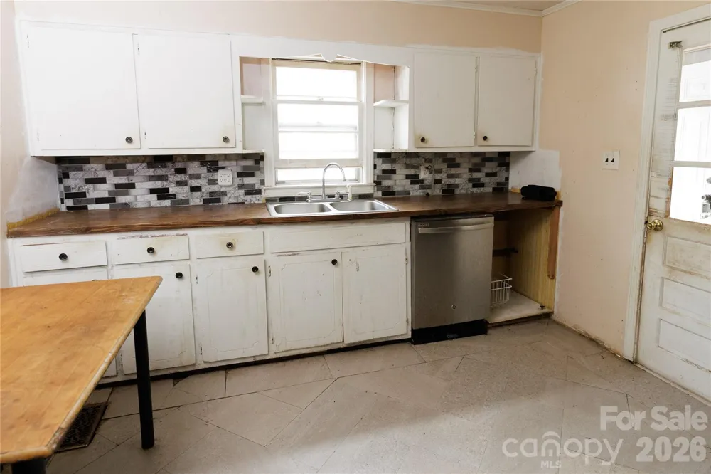 329 Finley Avenue NW Lenoir, NC 28645