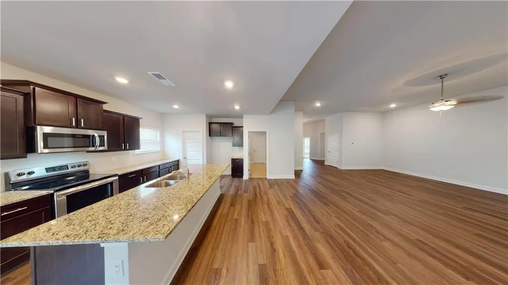1024 Holliday Passs Griffin, GA 30223