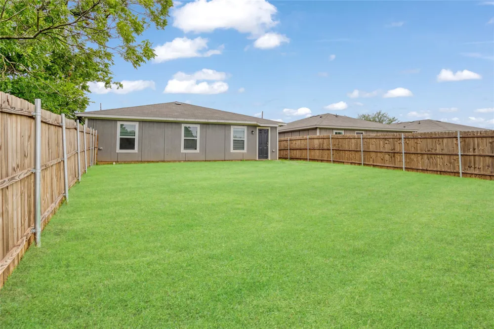 419 E Hull Street Denison, TX 75021