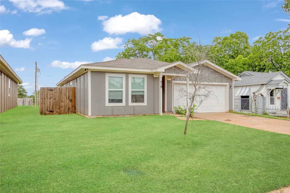 419 E Hull Street Denison, TX 75021
