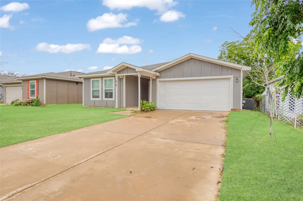 419 E Hull Street Denison, TX 75021