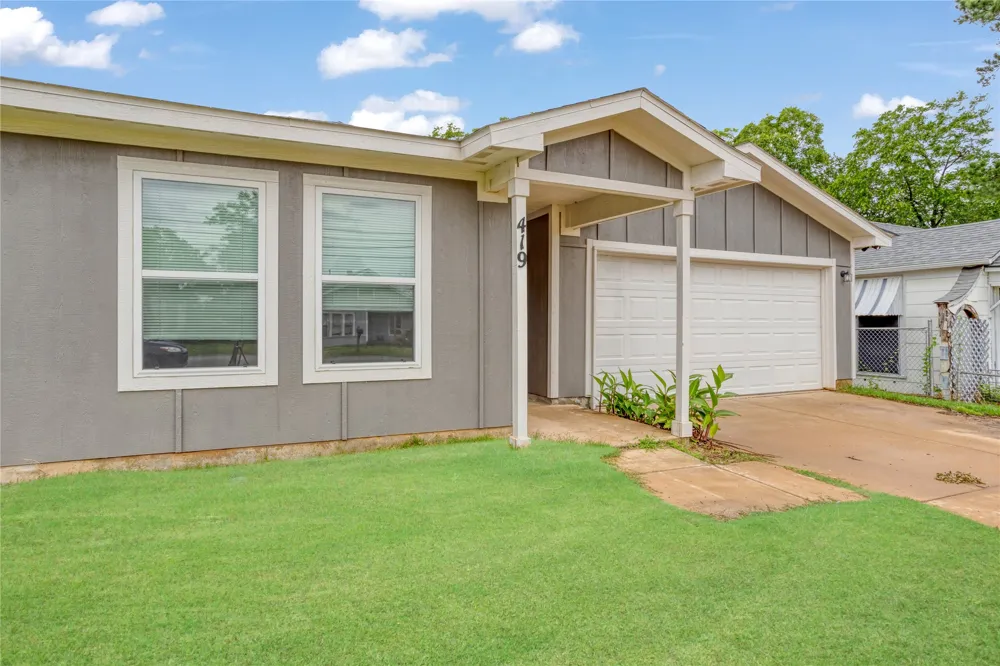419 E Hull Street Denison, TX 75021