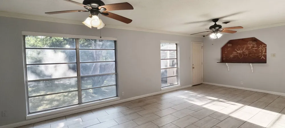 1125 Valley View Drive Hurst, TX 76053
