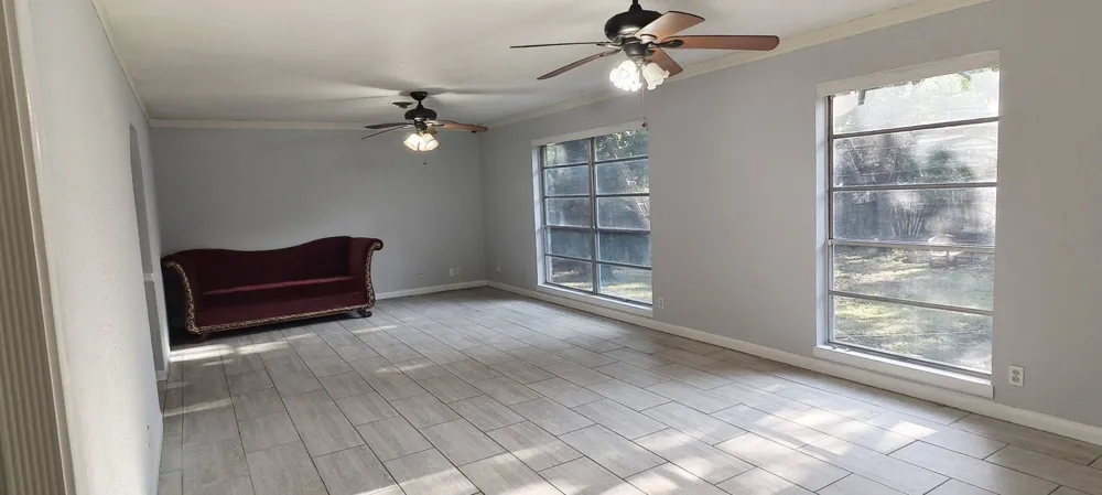 1125 Valley View Drive Hurst, TX 76053