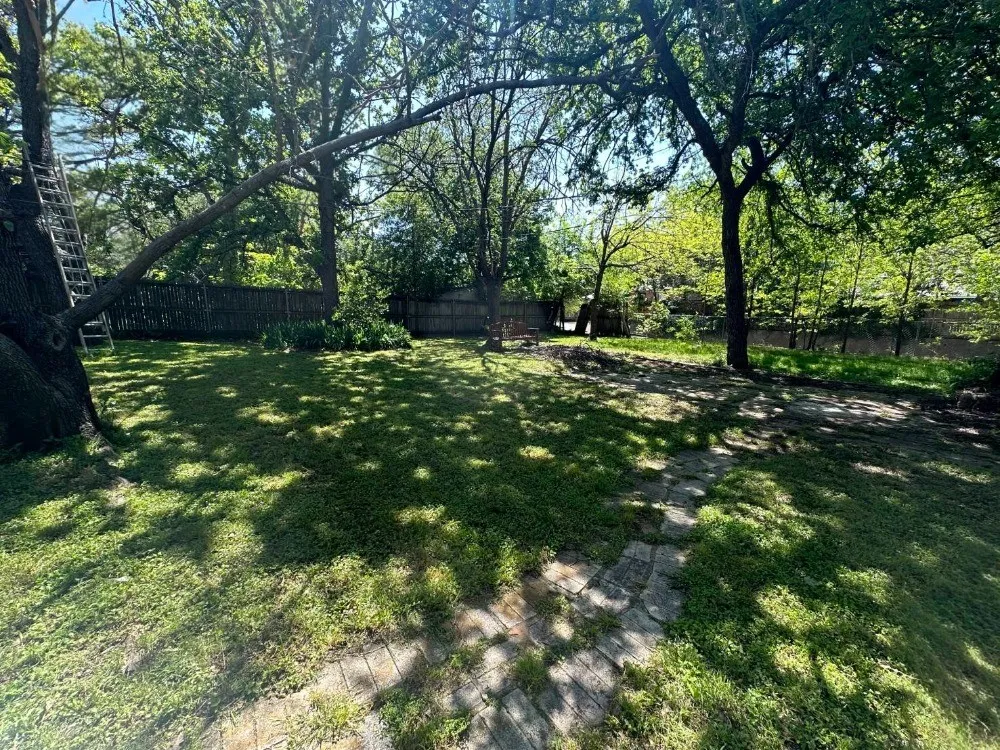 1125 Valley View Drive Hurst, TX 76053