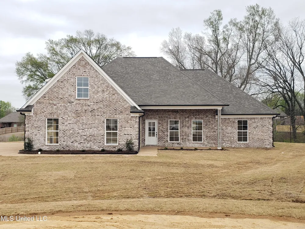 122 Honor Cove Senatobia, MS 38668