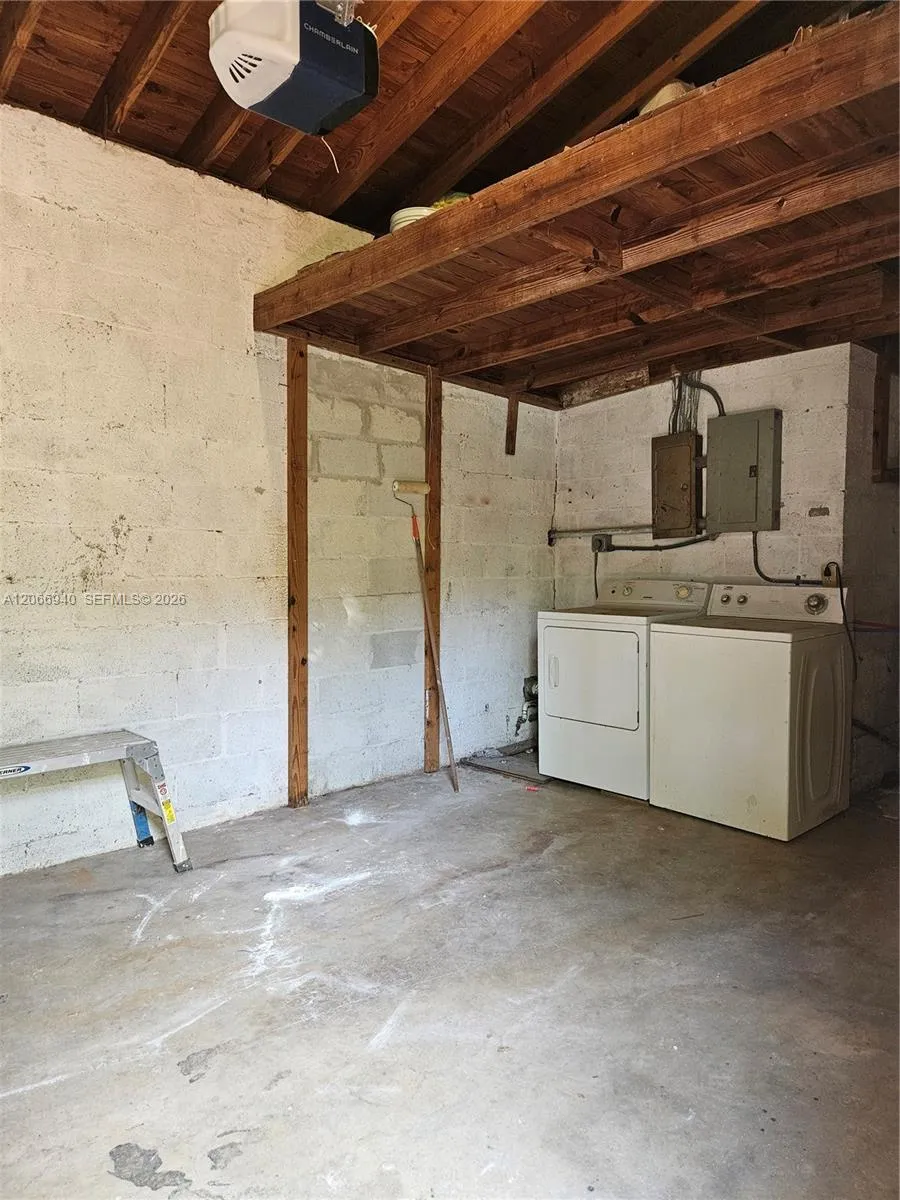 1929 NE 176th St North Miami Beach, FL 33162