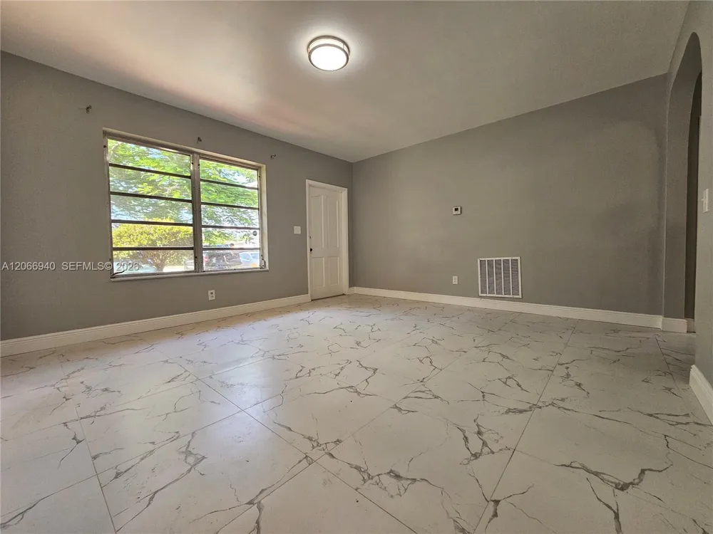 1929 NE 176th St North Miami Beach, FL 33162