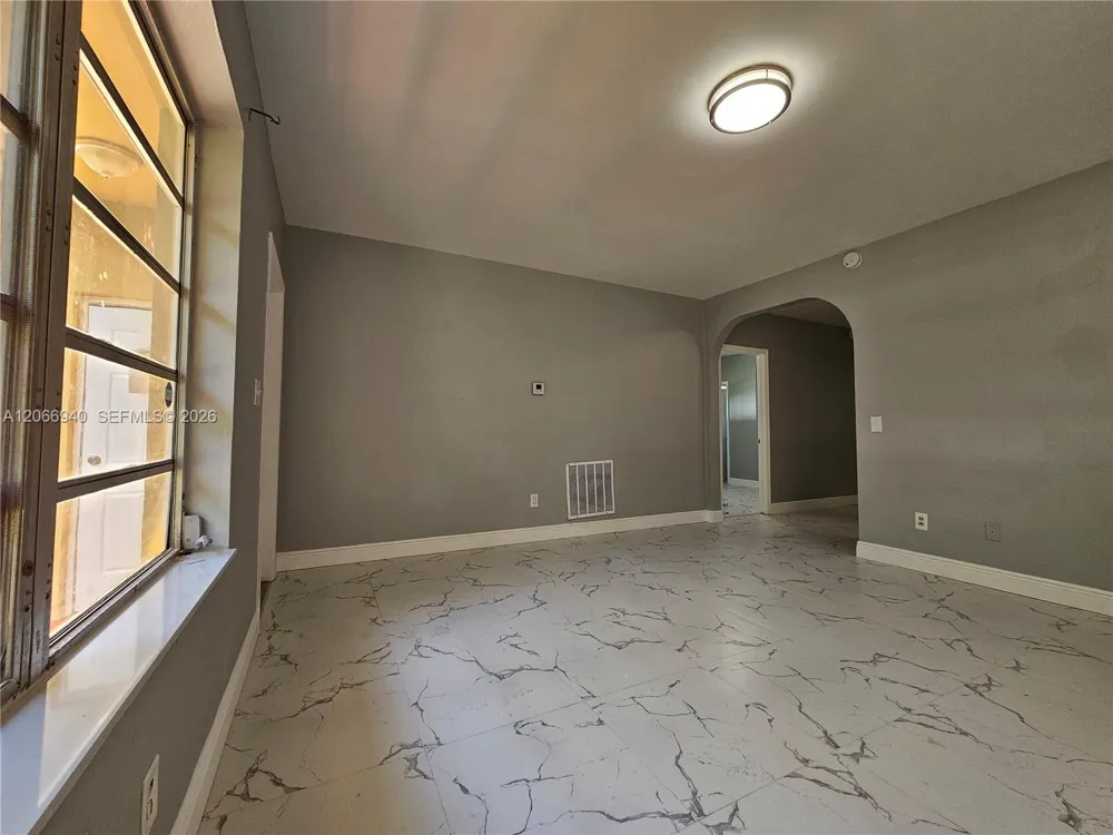 1929 NE 176th St North Miami Beach, FL 33162