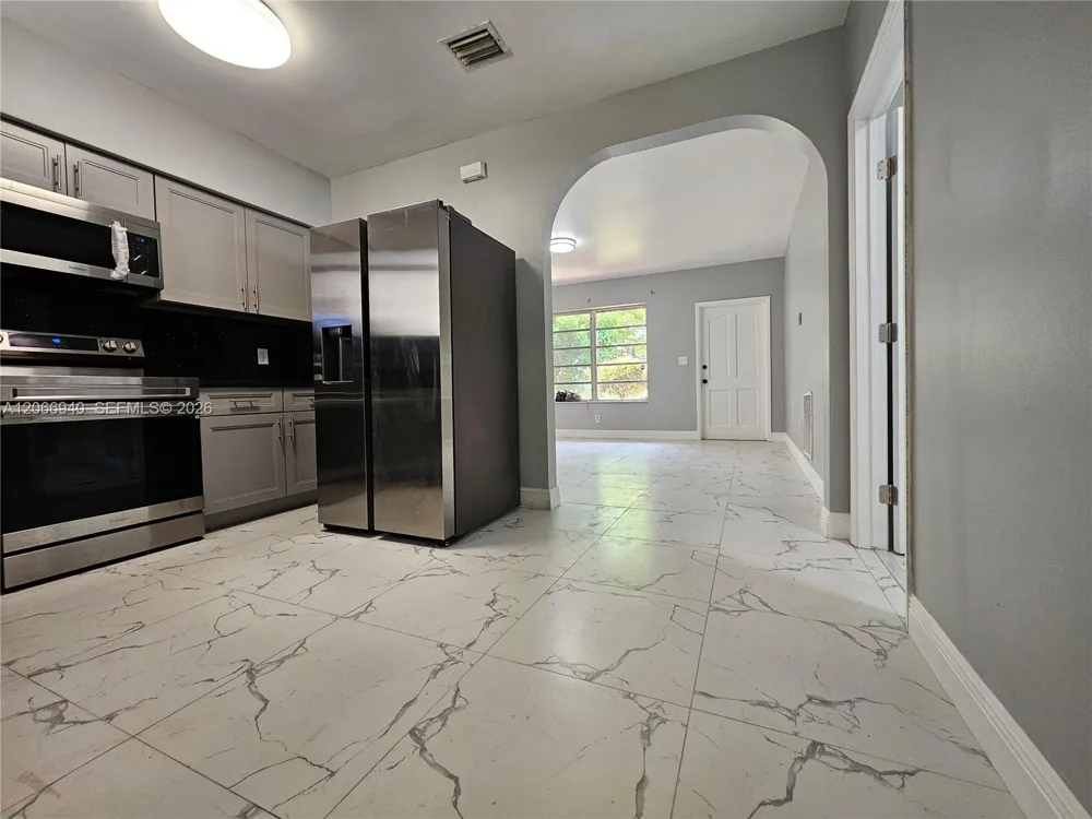 1929 NE 176th St North Miami Beach, FL 33162