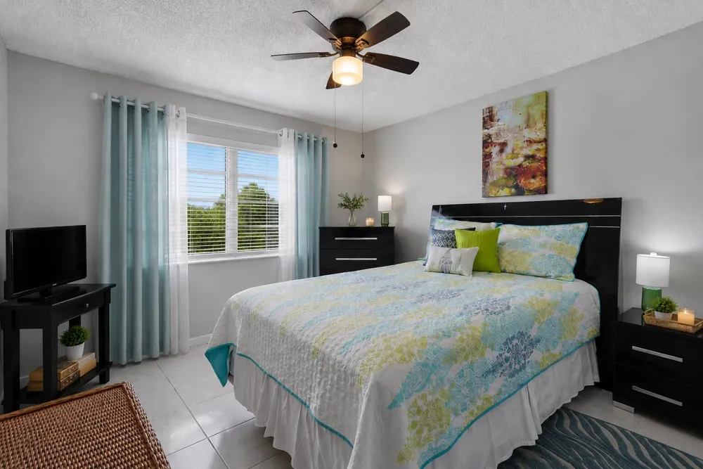 4640 Lucerne Lakes Boulevard W #404 Lake Worth, FL 33467