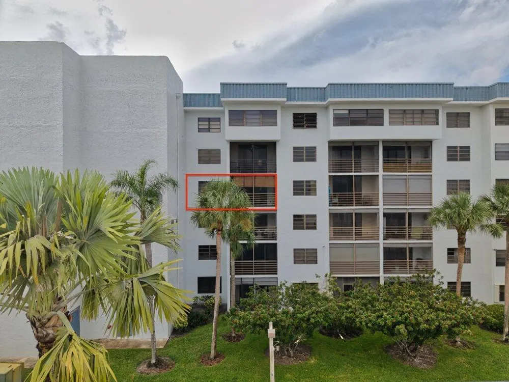 4640 Lucerne Lakes Boulevard W #404 Lake Worth, FL 33467