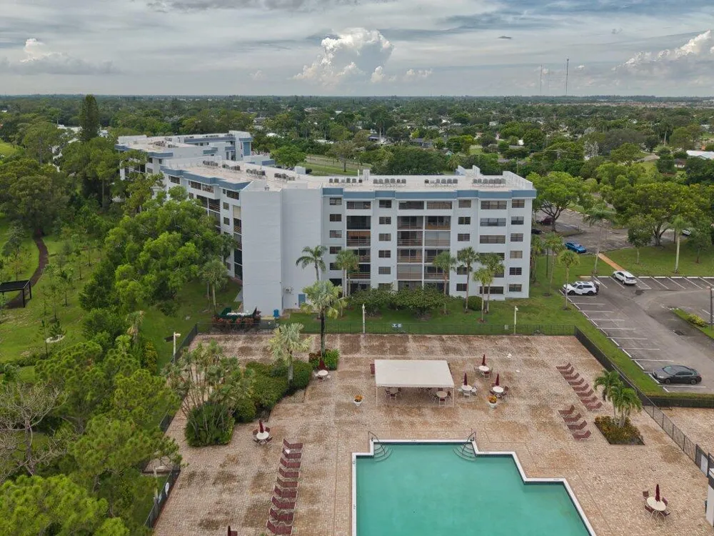 4640 Lucerne Lakes Boulevard W #404 Lake Worth, FL 33467