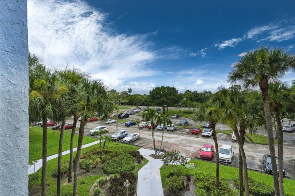 4640 Lucerne Lakes Boulevard W #404 Lake Worth, FL 33467