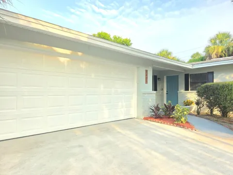 1405 Country Club Boulevard