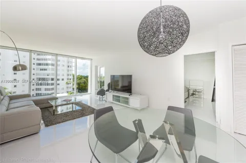 10275 Collins Ave #416