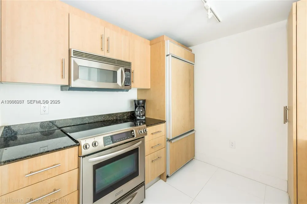 10275 Collins Ave #416 Bal Harbour, FL 33154