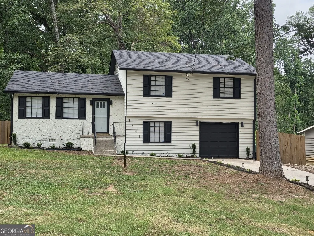 3541 Santa Leta DR Ellenwood, GA 30294