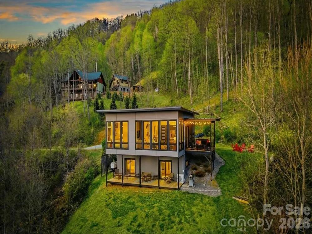 147 Bluff Creek Terrace Candler, NC 28715