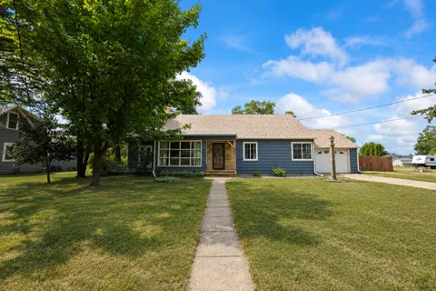 209 Robert Street S