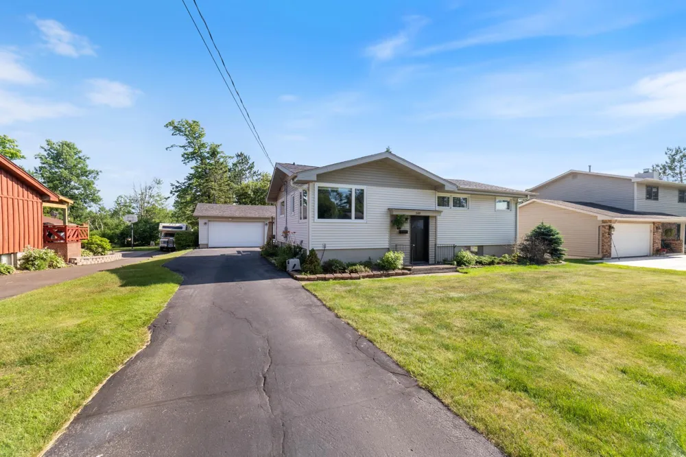 588 W Winona Street Duluth, MN 55803