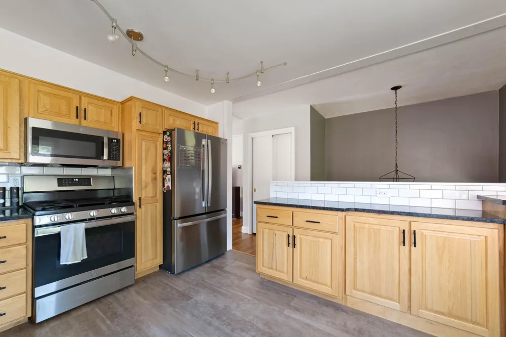 588 W Winona Street Duluth, MN 55803