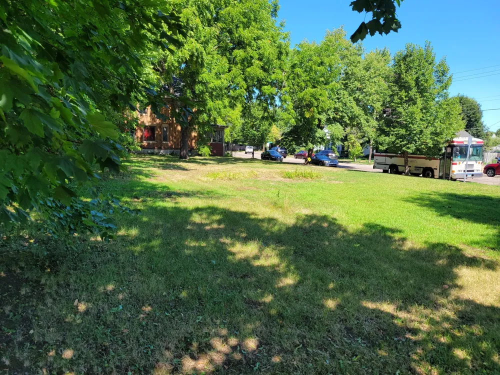 7th Street W Saint Paul, MN 55102