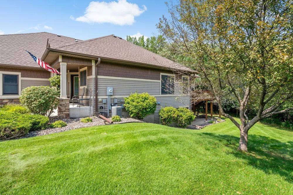 1371 Holly Avenue Oakdale, MN 55128