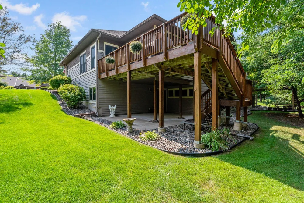 1371 Holly Avenue Oakdale, MN 55128