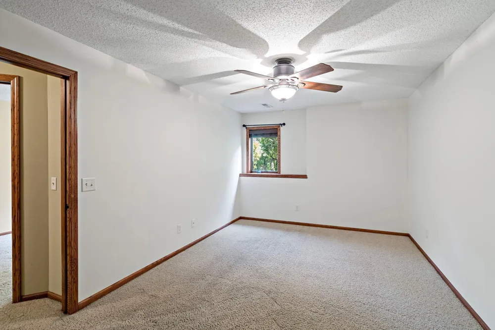 1371 Holly Avenue Oakdale, MN 55128