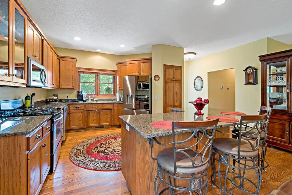 1371 Holly Avenue Oakdale, MN 55128