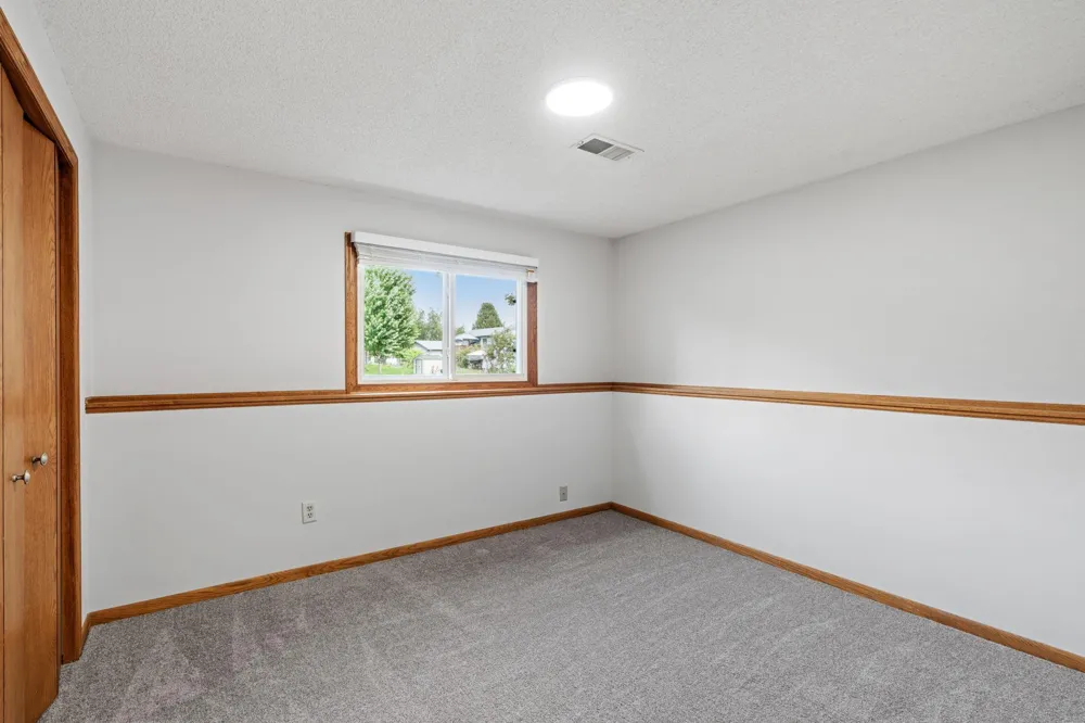 2624 94th Avenue Brooklyn Park, MN 55444