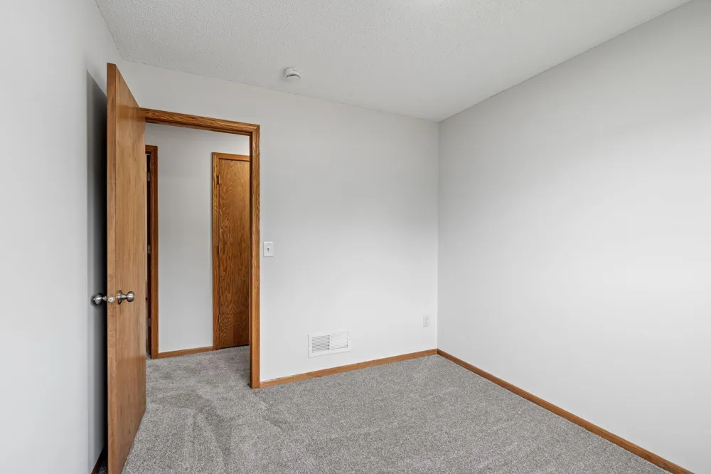 2624 94th Avenue Brooklyn Park, MN 55444