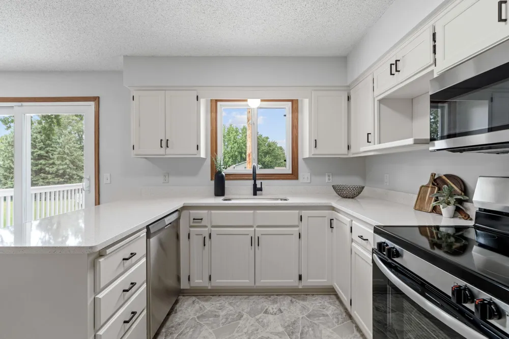 2624 94th Avenue Brooklyn Park, MN 55444