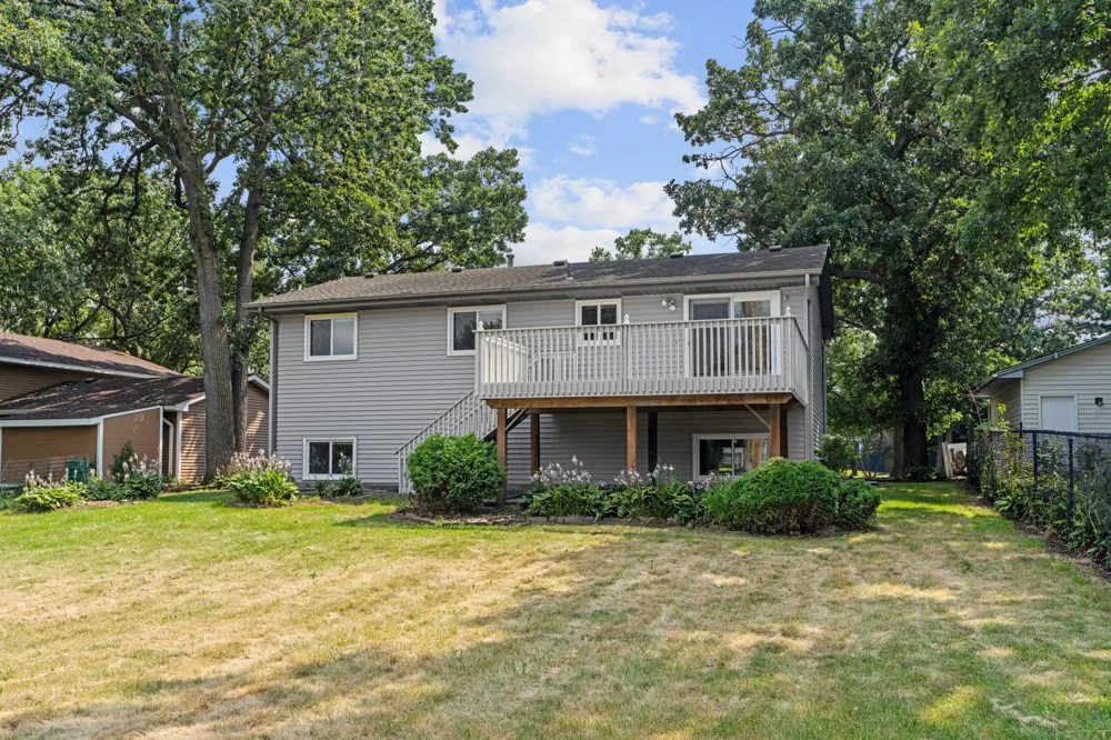2624 94th Avenue Brooklyn Park, MN 55444