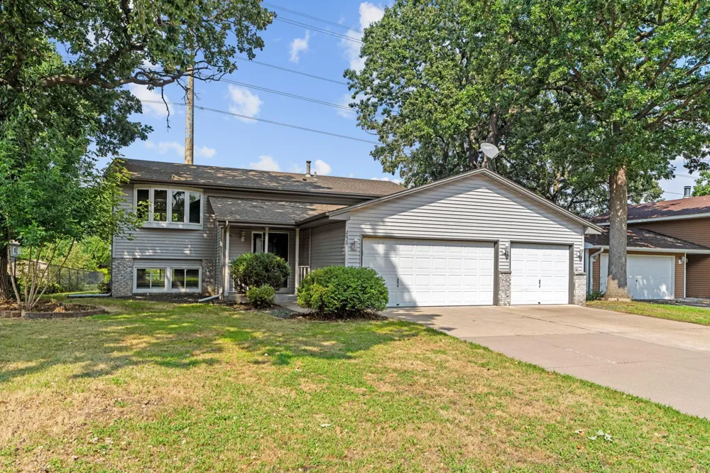 2624 94th Avenue Brooklyn Park, MN 55444