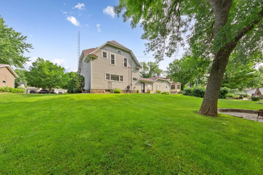 308 1st Street NW New Richland, MN 56072