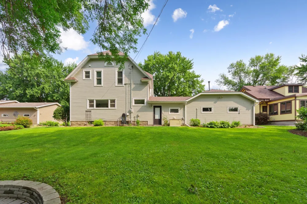 308 1st Street NW New Richland, MN 56072