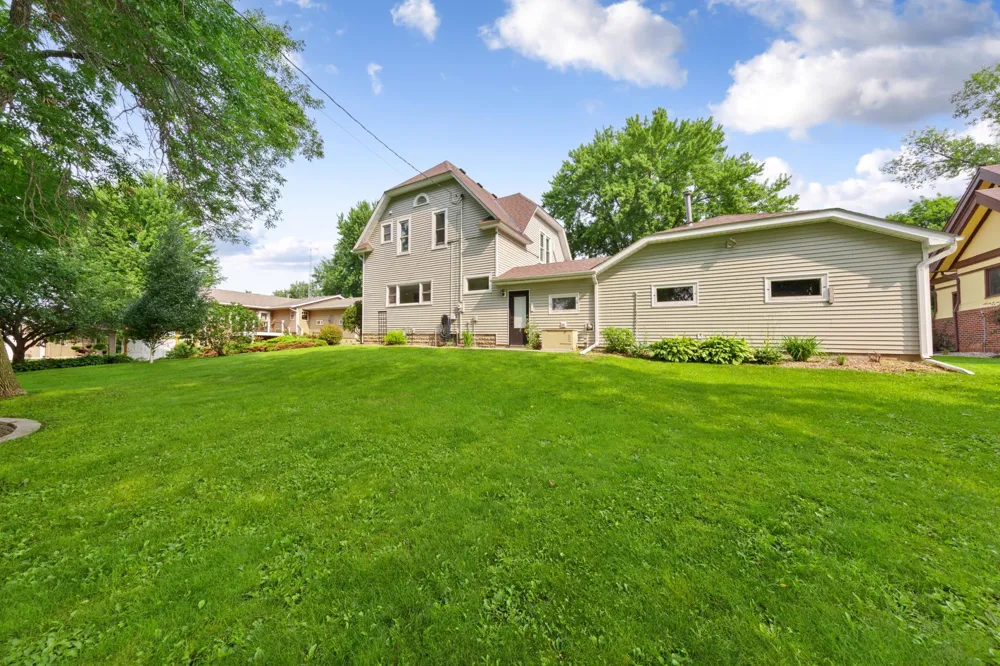 308 1st Street NW New Richland, MN 56072