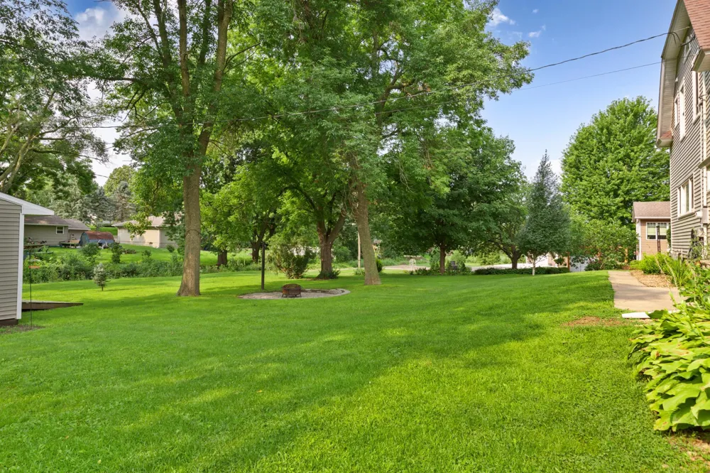 308 1st Street NW New Richland, MN 56072
