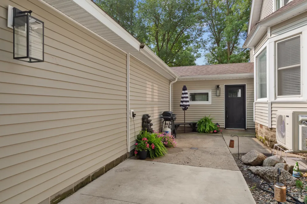 308 1st Street NW New Richland, MN 56072