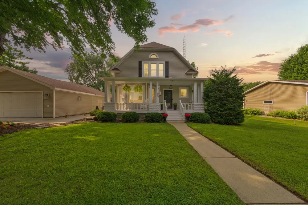 308 1st Street NW New Richland, MN 56072