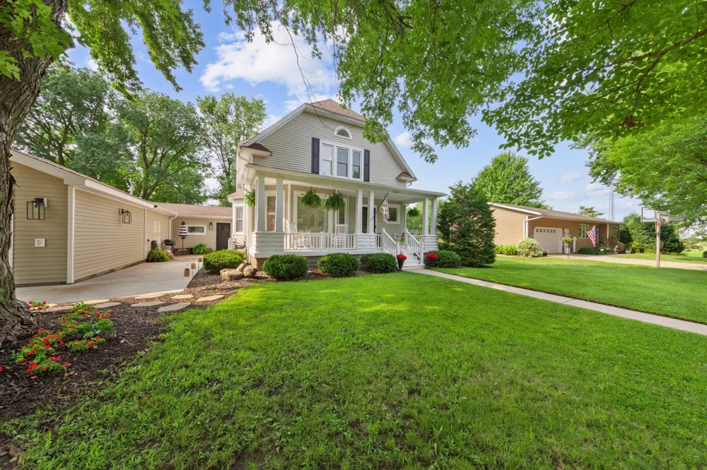 308 1st Street NW New Richland, MN 56072