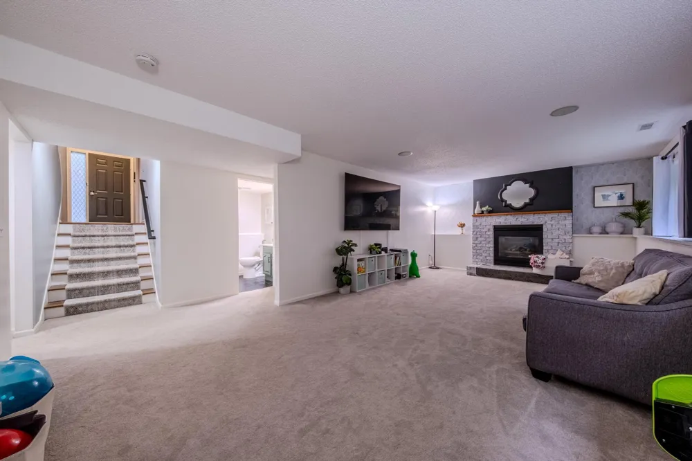 5962 Ridge Drive Savage, MN 55378
