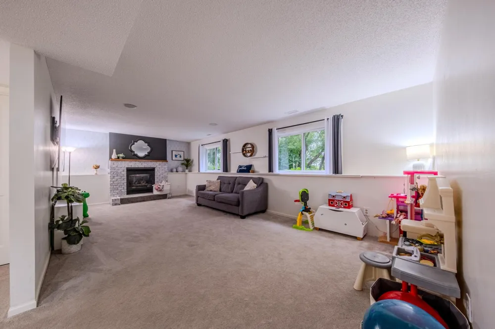 5962 Ridge Drive Savage, MN 55378