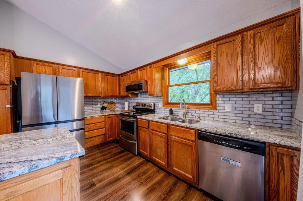 5962 Ridge Drive Savage, MN 55378