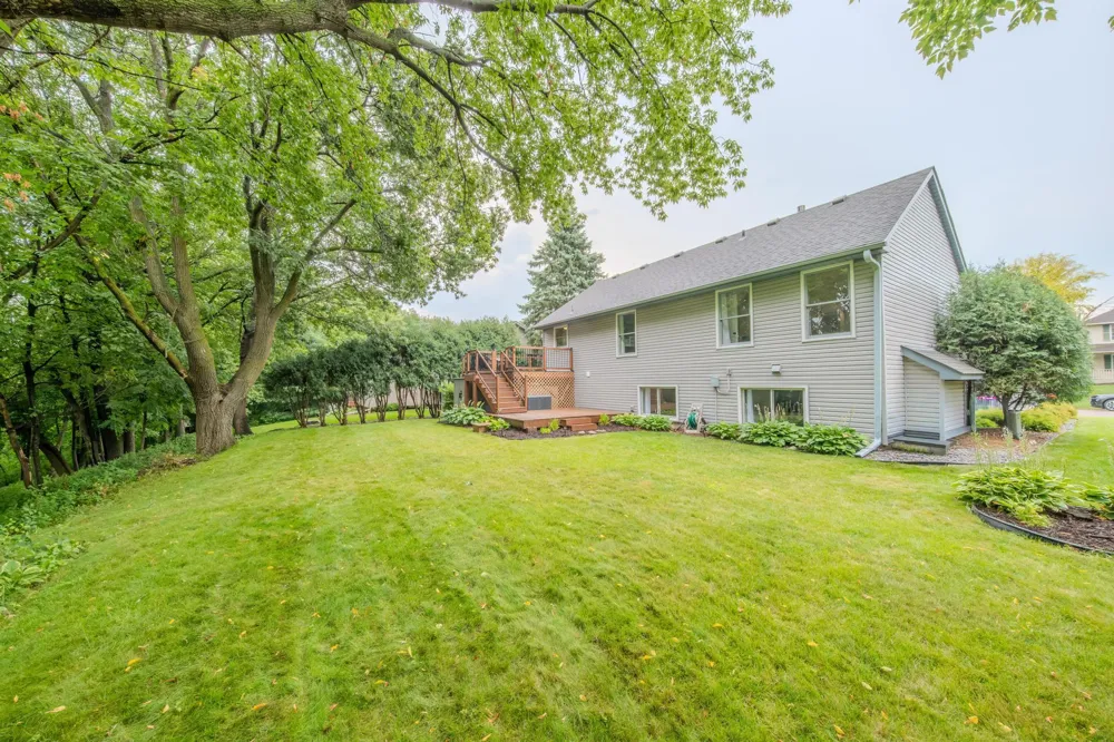 5962 Ridge Drive Savage, MN 55378